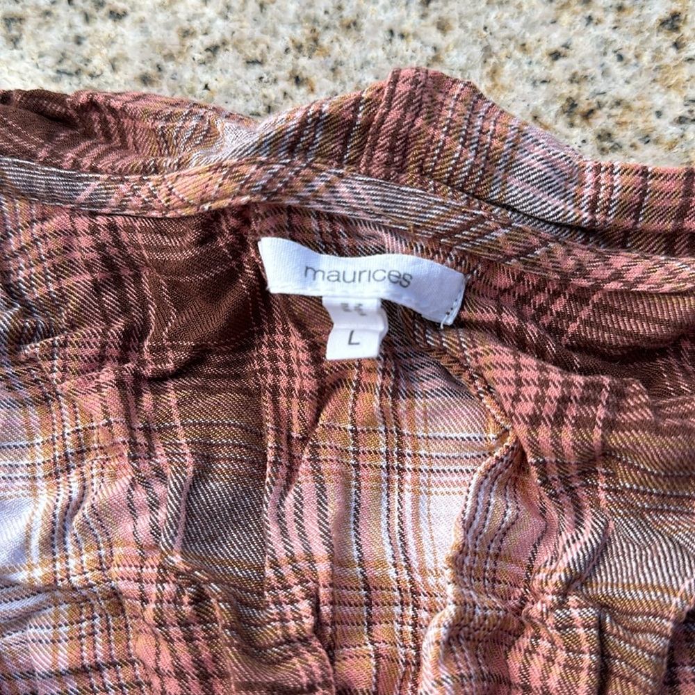 Maurices, Size Large, 3/4 Sleeve Plaid Cardigan - Picture 3 of 6